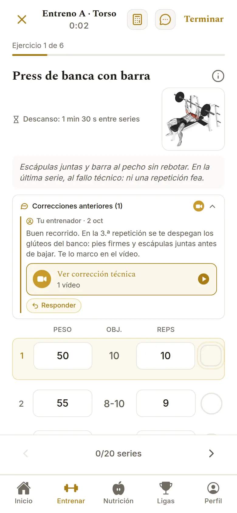 Entreno en la app con la corrección del entrenador y el botón «Ver corrección técnica»