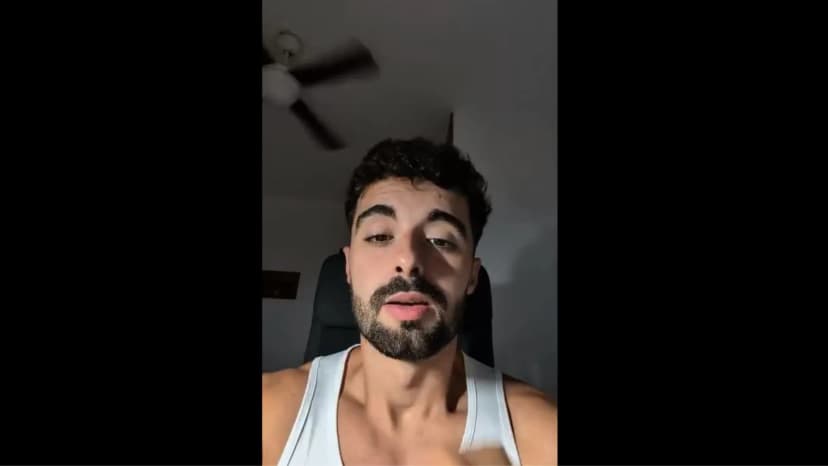 Fotograma del vídeo testimonio de Alvaro